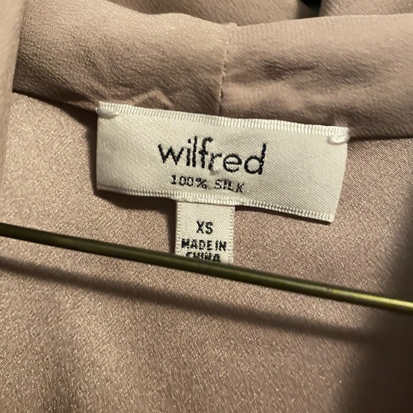 Aritzia Wilfred Nuit blouse - Picture 6 of 6